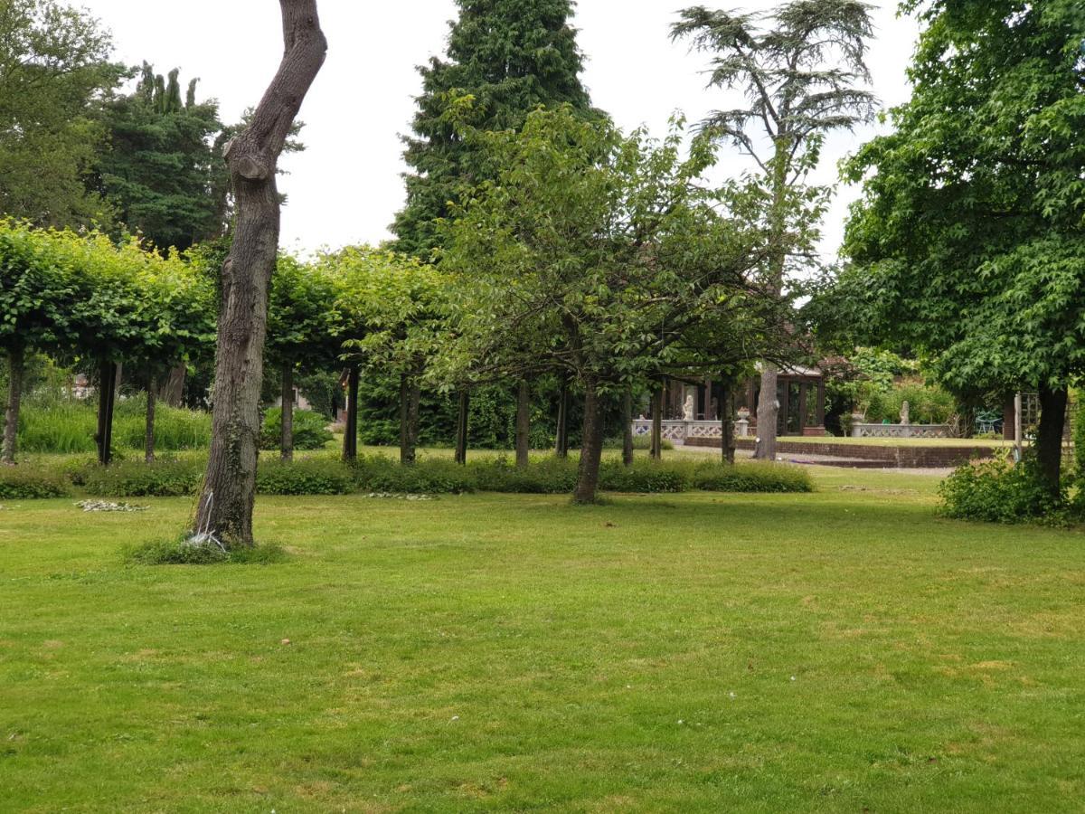 The Reading Whole Apartment With Private Lake And Gardens Exterior foto