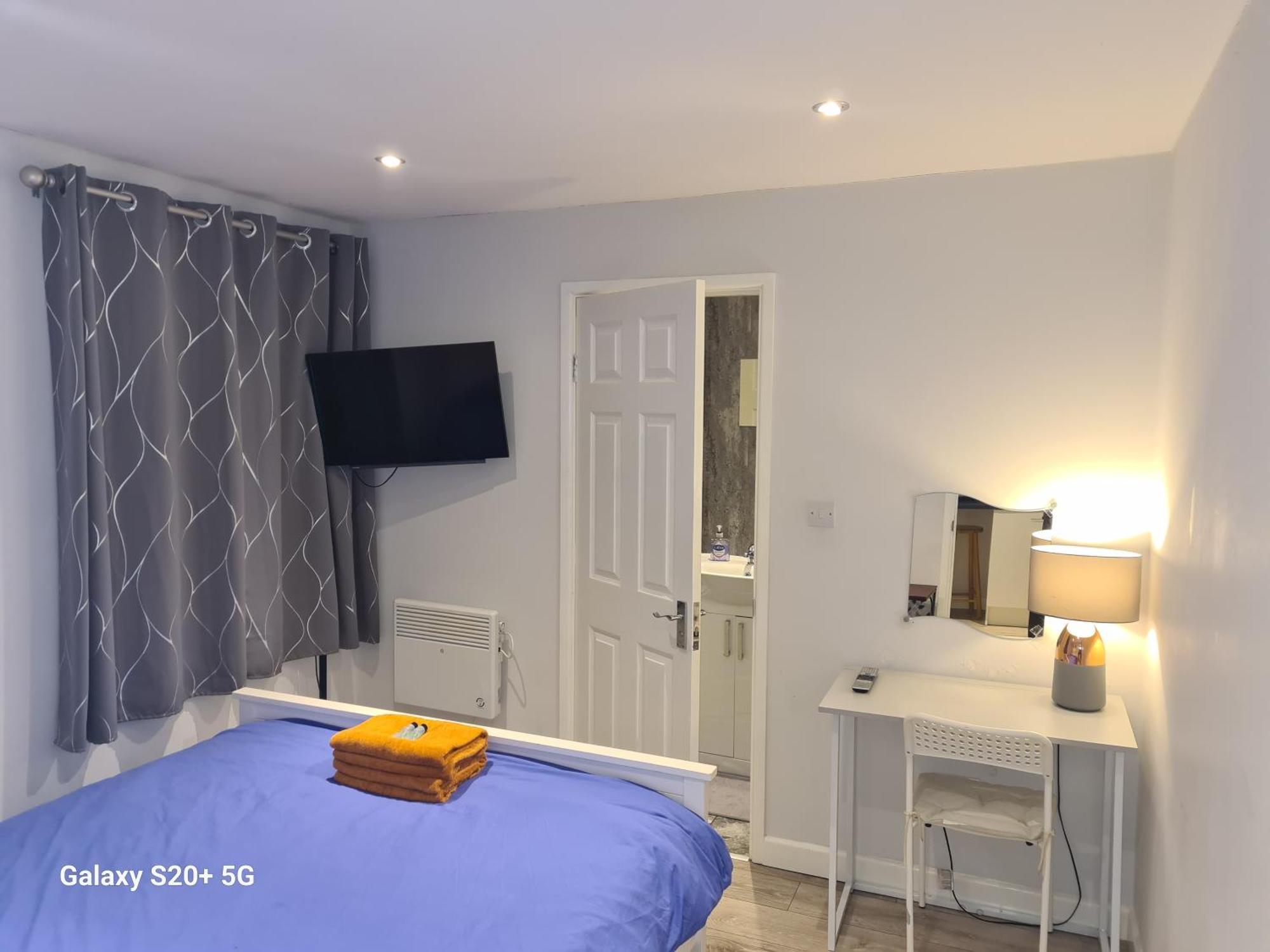 The Reading Whole Apartment With Private Lake And Gardens Exterior foto